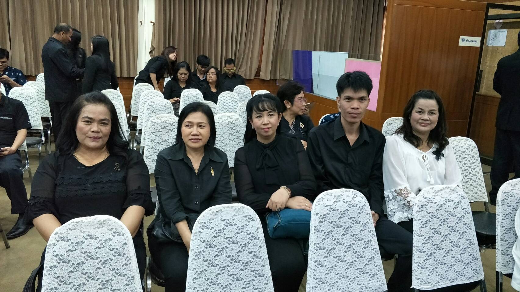เจ้าหน้าที่พัฒนาชุมชน เข้าร่วมพิธีสมโภชผ้า พระกฐินพระราชทาน โดยกรมการพัฒนาชุมชน