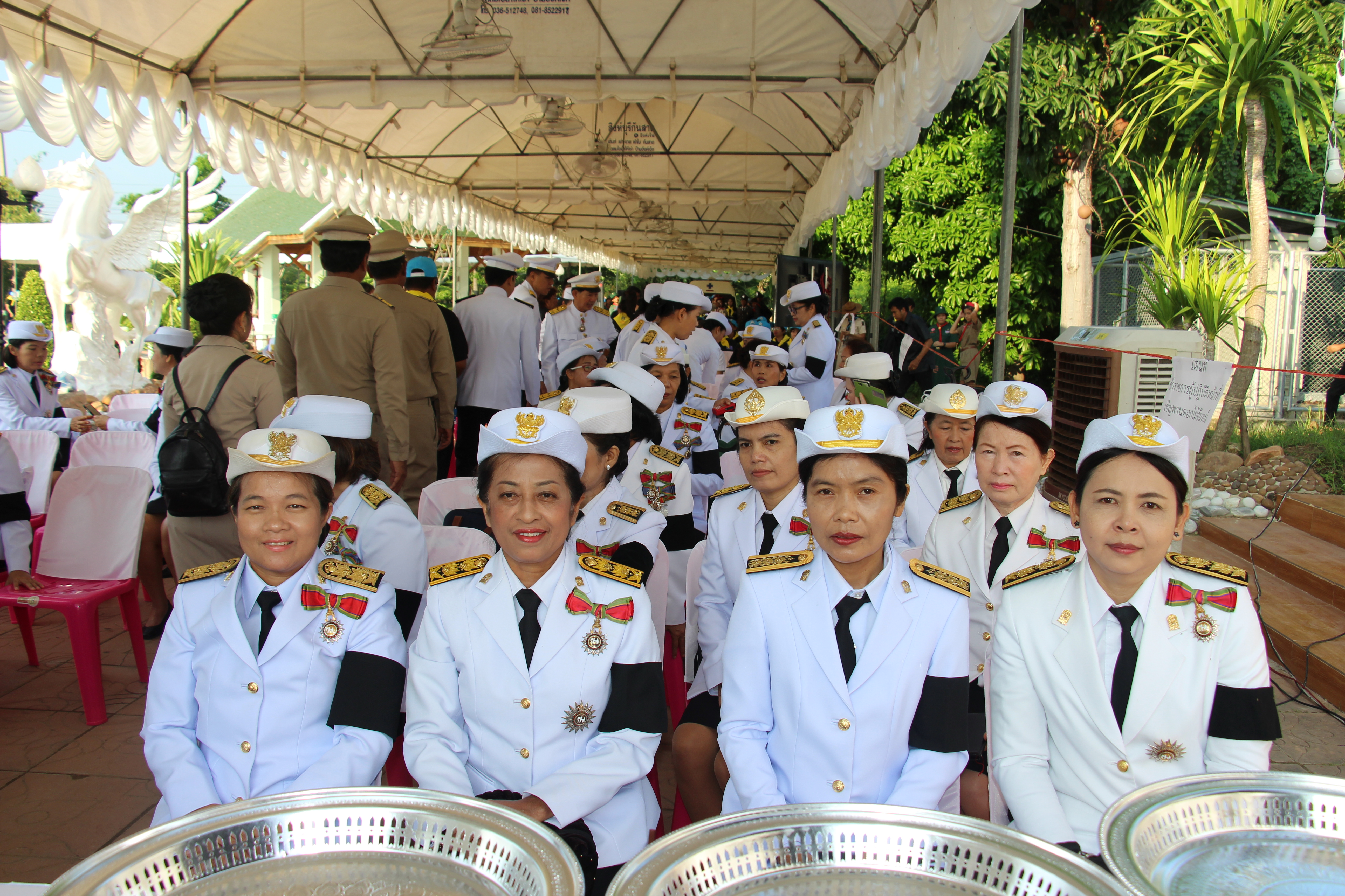 “น้อมเสด็จสู่สวรรค์คาลัย”
