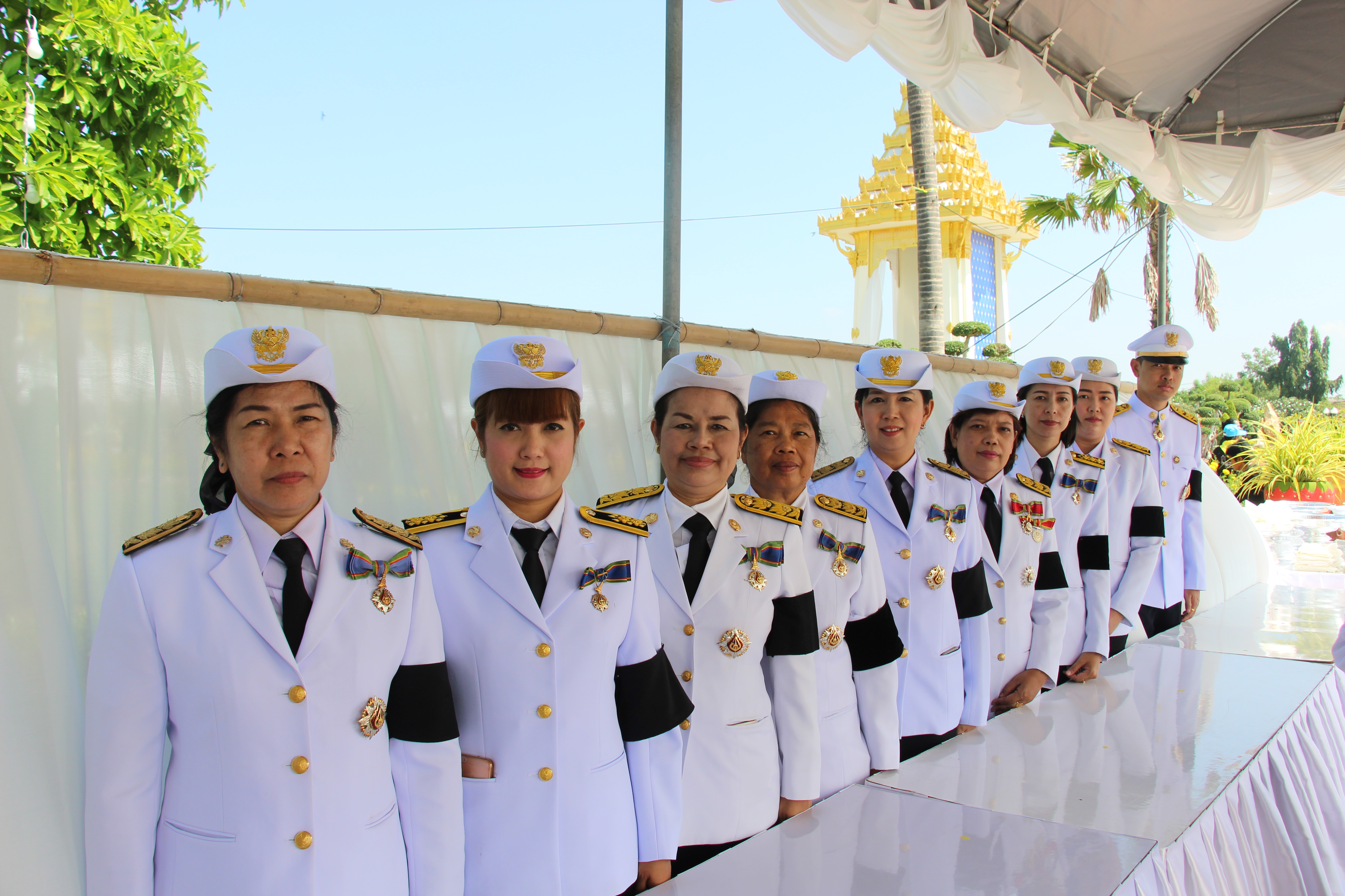“น้อมเสด็จสู่สวรรค์คาลัย”