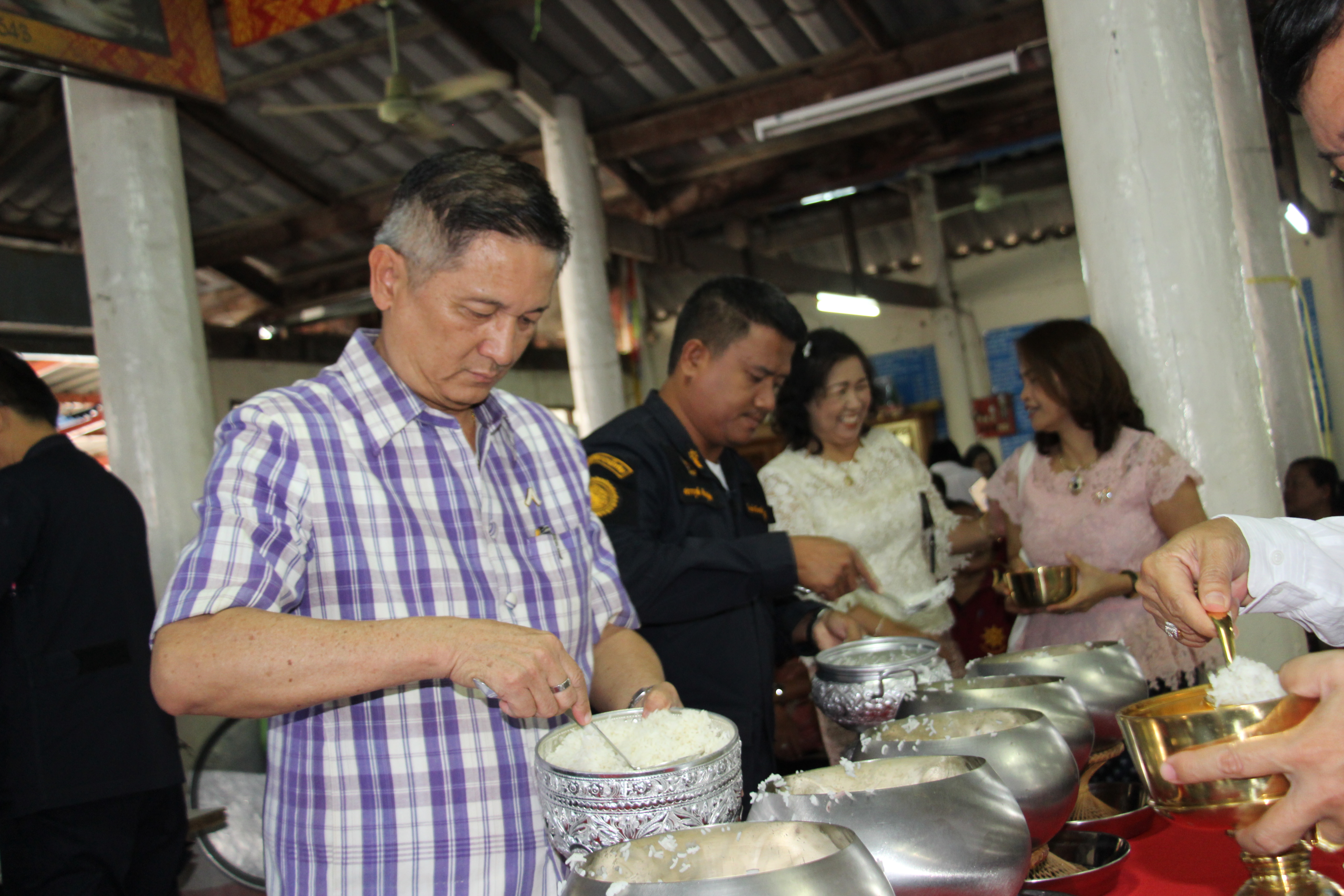 โครงการผู้ว่าชวนเข้าวัดทำบุญ ประชารัฐร่วมใจรักษาศีล 5 ณ วัดเซ่าสิงห์ ตำบลทองเอน อำเภออินทร์บุรี จังหวัดสิงห์บุรี