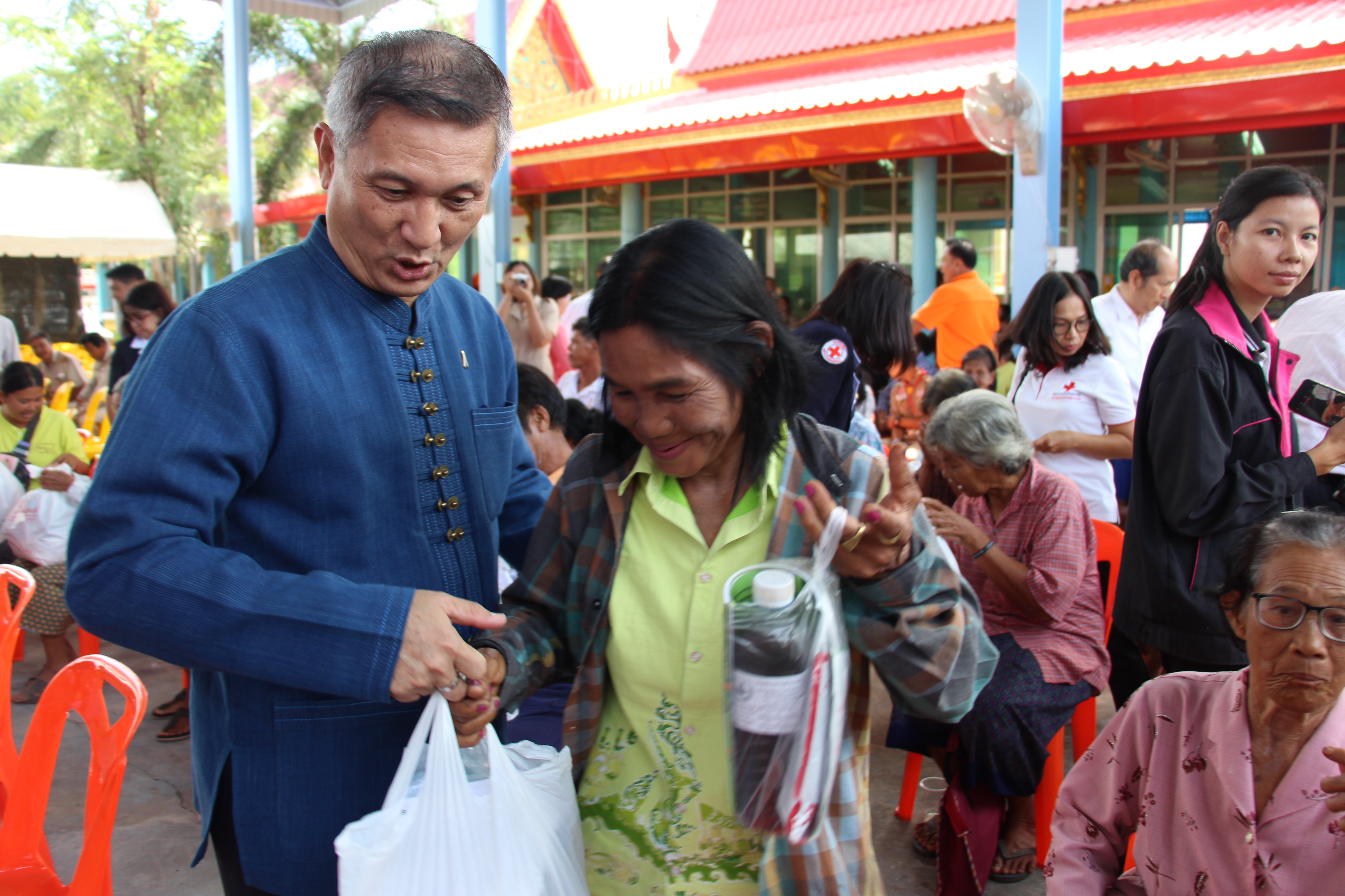 ผู้ว่า..พาหน่วยงานออกให้บริการจังหวัดเคลื่อนที่