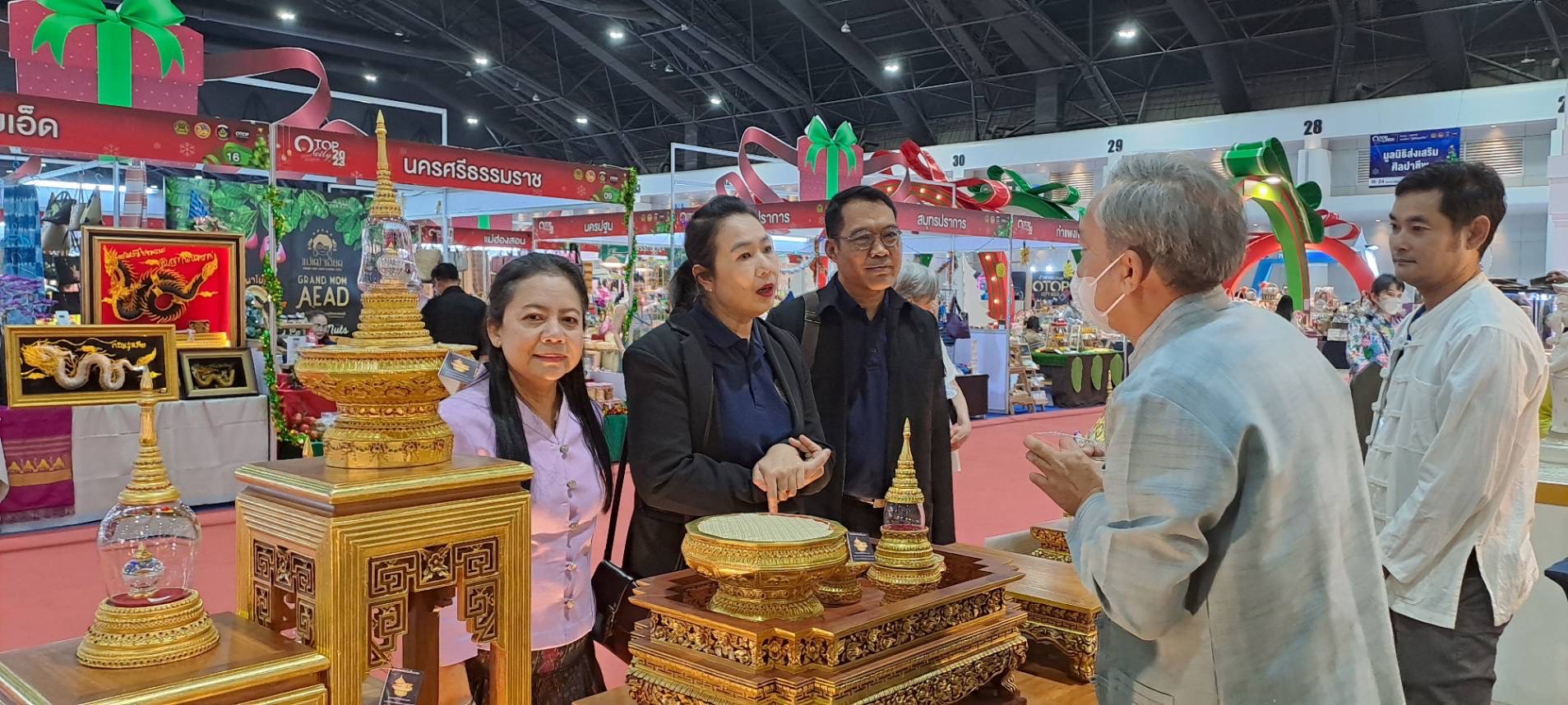 🌈 18/12/66 พช.สิงห์บุรี ร่วมการประชุมมอบนโยบายความร่วมมือระหว่างสำนักงานพัฒนาชุมชนจังหวัด และสำนักงานพาณิชย์จังหวัด ในการคัดเลือกผู้ประกอบการ SMEs และ OTOP เพื่อส่งเสริมและสนับสนุนสู่ตลาดสากล