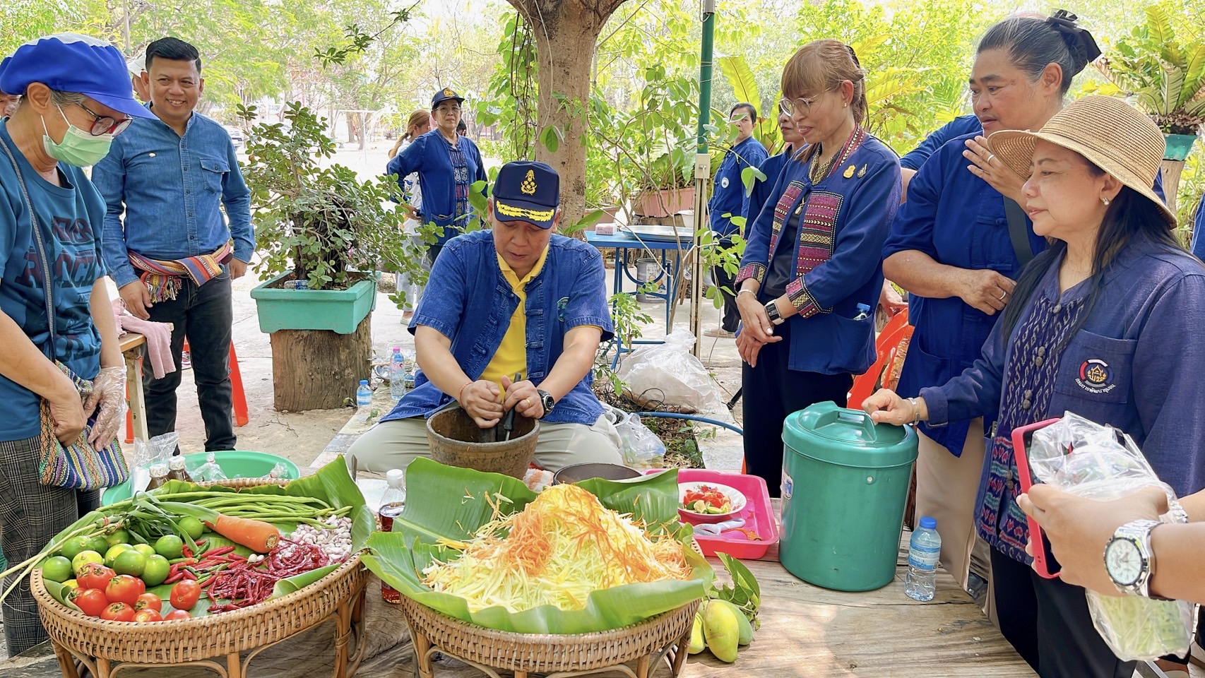 🌈 26/03/67 พช.สิงห์บุรี จัดกิจกรรมเอามื้อสามัคคี ศูนย์เรียนรู้ทฤษฎีใหม่รูปแบบ โคก หนอง นา (สวนสิงห์โต โคก หนอง นา)