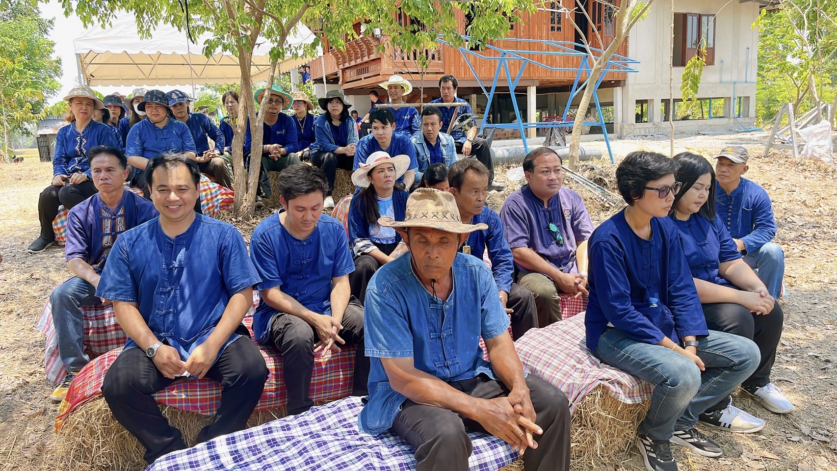 🌈 26/04/67 พช.สิงห์บุรี จัดกิจกรรมเอามื้อสามัคคี ศูนย์เรียนรู้ทฤษฎีใหม่รูปแบบ โคก หนอง นา แปลงของนายวรพจน์ แก้วเกิด