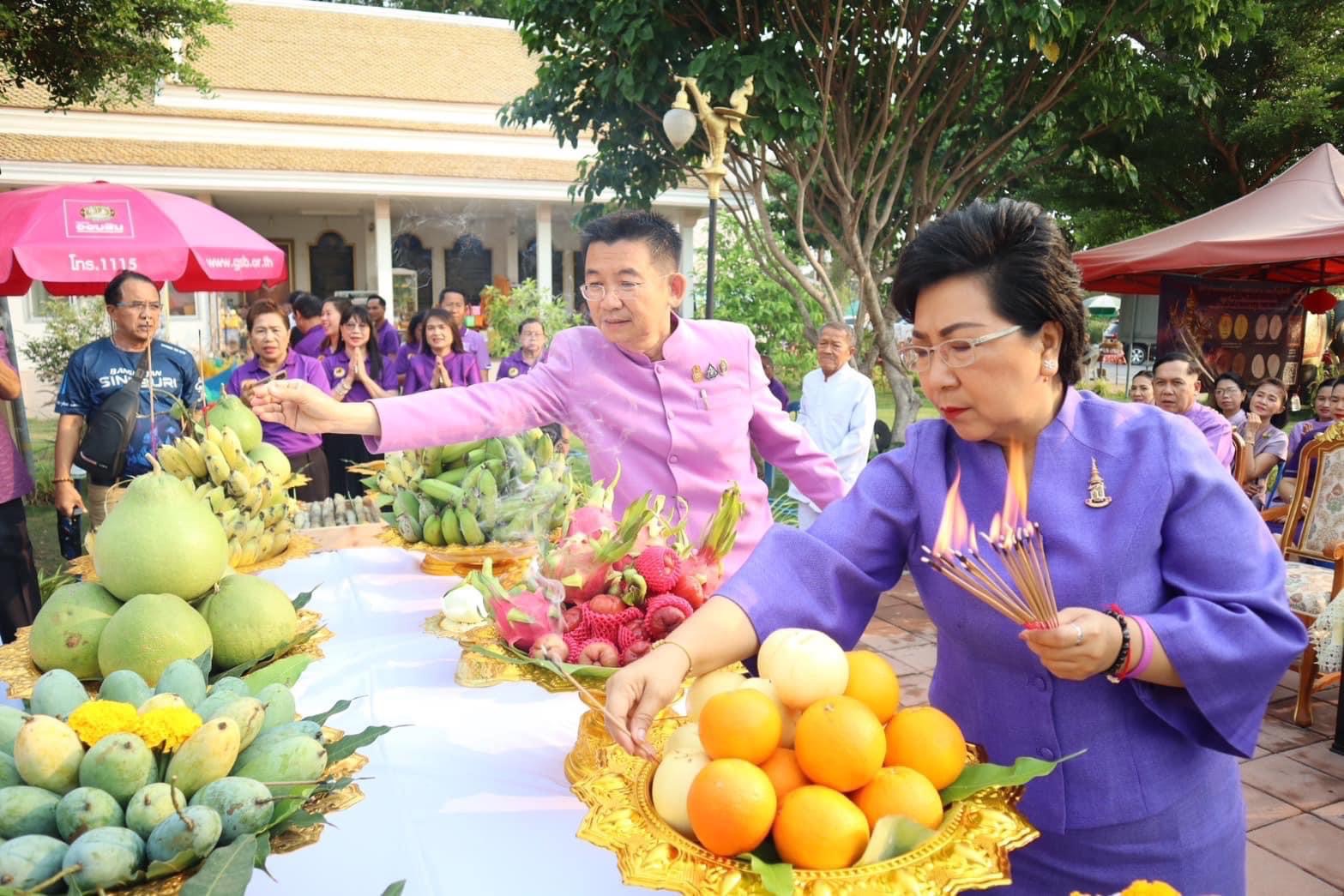 🌈 พช.สิงห์บุรี ร่วมกิจกรรมมหาสงกรานต์ สรงน้ำพระพรหมเทวาลัย สิงห์บุรี เนื่องในเทศกาลสงกรานต์ ประจำปี 2567