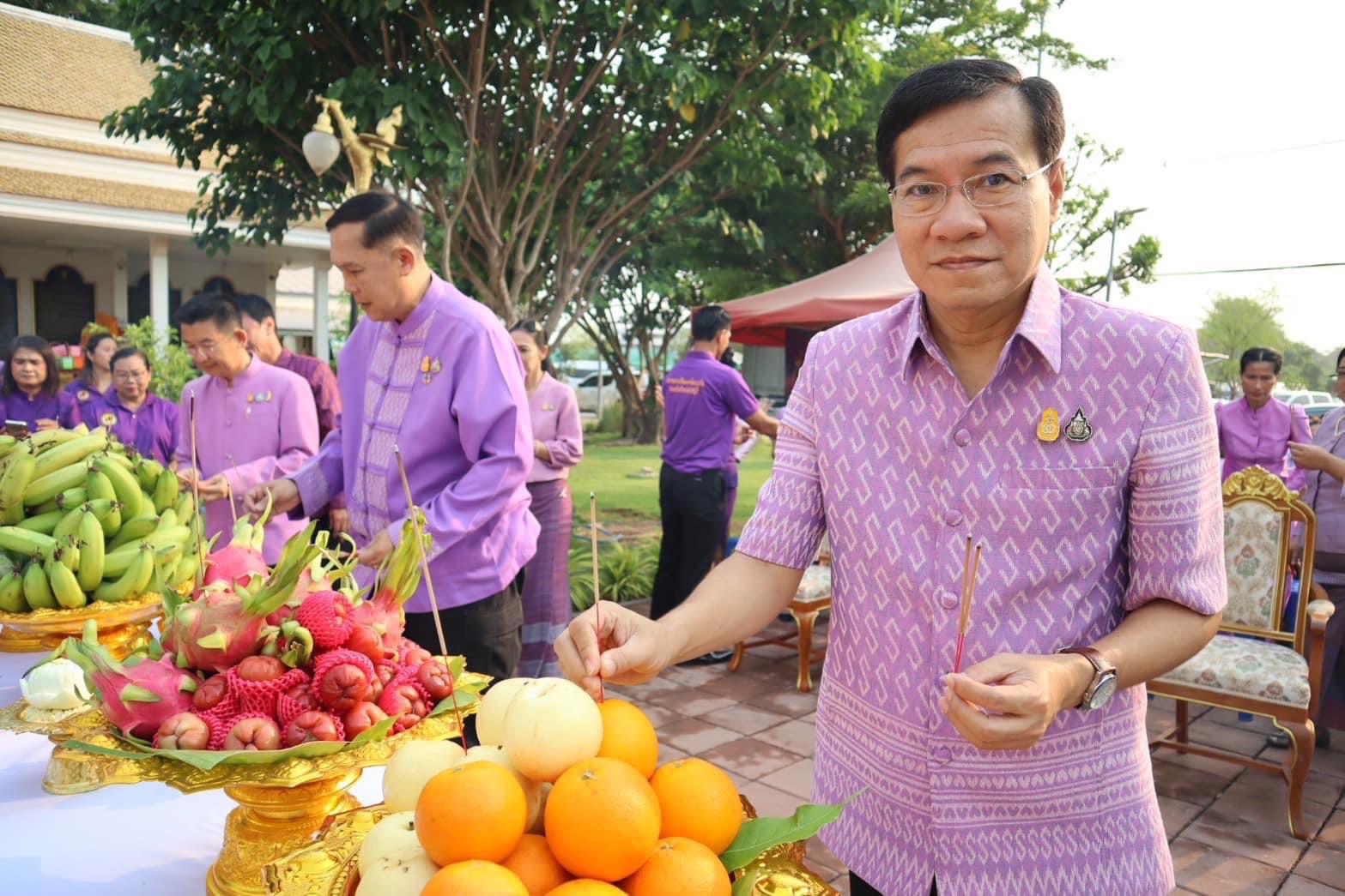 🌈 พช.สิงห์บุรี ร่วมกิจกรรมมหาสงกรานต์ สรงน้ำพระพรหมเทวาลัย สิงห์บุรี เนื่องในเทศกาลสงกรานต์ ประจำปี 2567