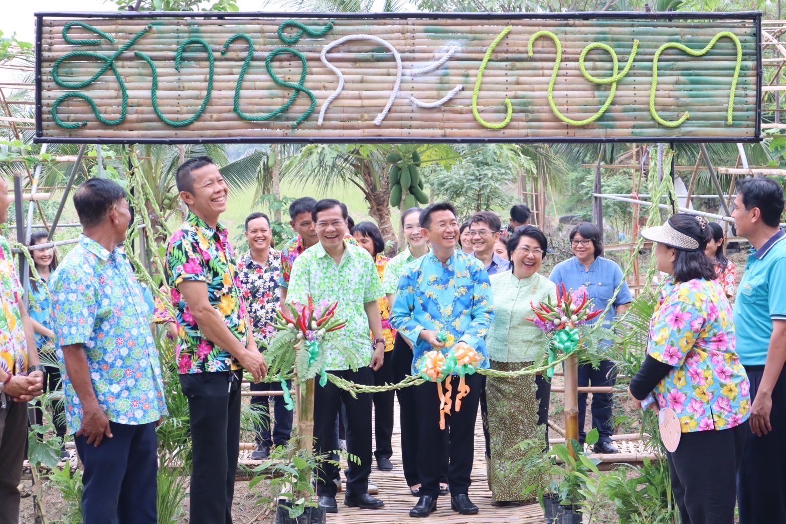 🌈 10/04/67 พช.สิงห์บุรี ร่วมพิธีเปิดซุ้มผักสวนครัวข้ามคลอง “สิงห์กะเษต”