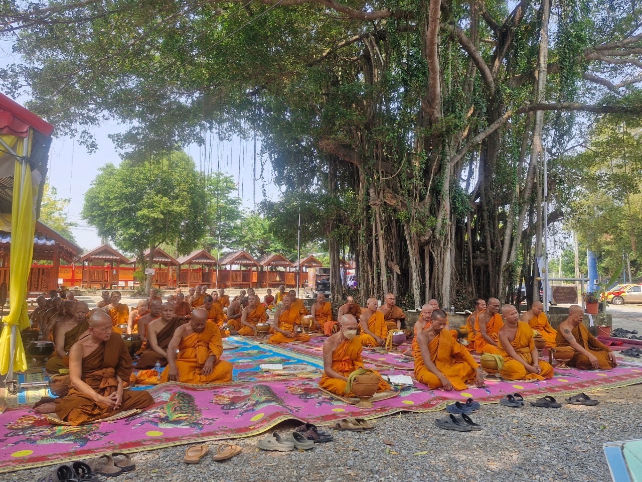 🌈 22/04/67 พช.สิงห์บุรี ร่วมพิธีทำบุญตักบาตร ในโครงการธรรมยาตราเพื่อเทิดพระเกียรติ ร่วมใจพัฒนาสังคม สงเคราะห์วัด และประชาชนอย่างยั่งยืน ครั้งที่ 2 ประจำปี พ.ศ. 2567