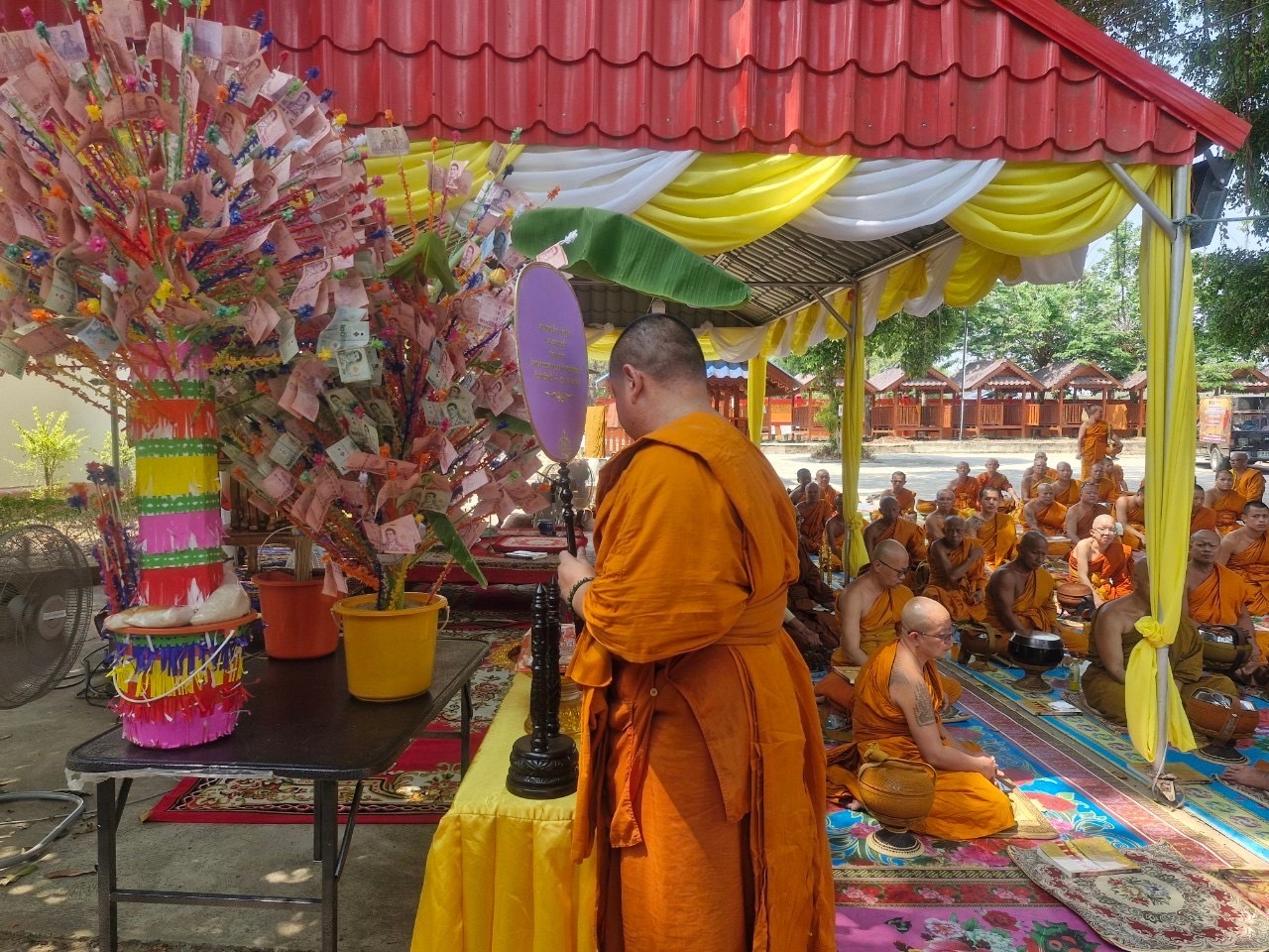 🌈 22/04/67 พช.สิงห์บุรี ร่วมพิธีทำบุญตักบาตร ในโครงการธรรมยาตราเพื่อเทิดพระเกียรติ ร่วมใจพัฒนาสังคม สงเคราะห์วัด และประชาชนอย่างยั่งยืน ครั้งที่ 2 ประจำปี พ.ศ. 2567