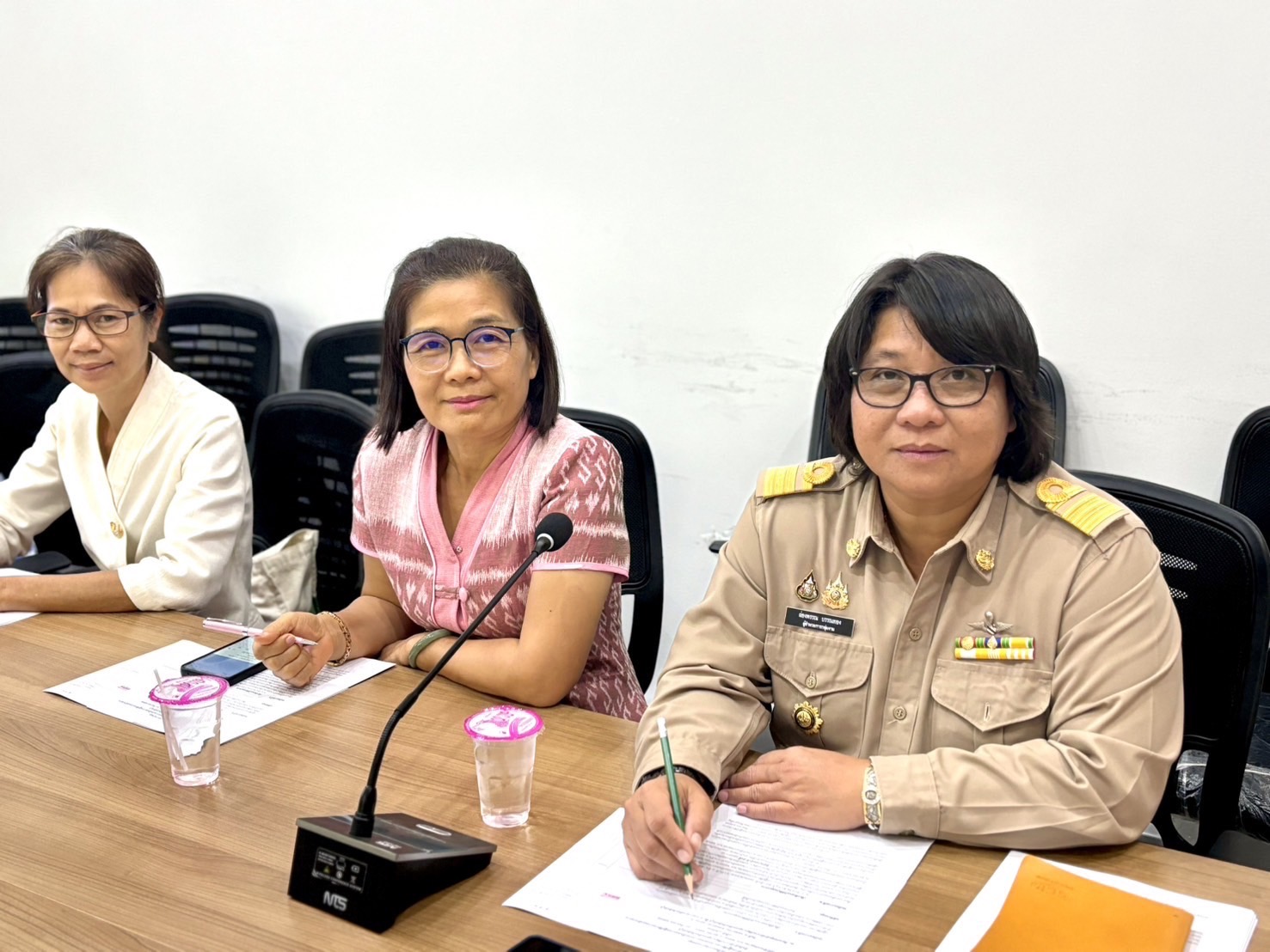 🌈 07/05/67 พช.สิงห์บุรี จัดประชุมคณะทำงานพิจารณาจัดทำข้อตกลงการปฏิบัติราชการและผลการประเมินผลการปฏิบัติราชการของข้าราชการสังกัดสำนักงานพัฒนาชุมชนจังหวัดสิงห์บุรี ประจำปีงบประมาณ พ.ศ. 2567