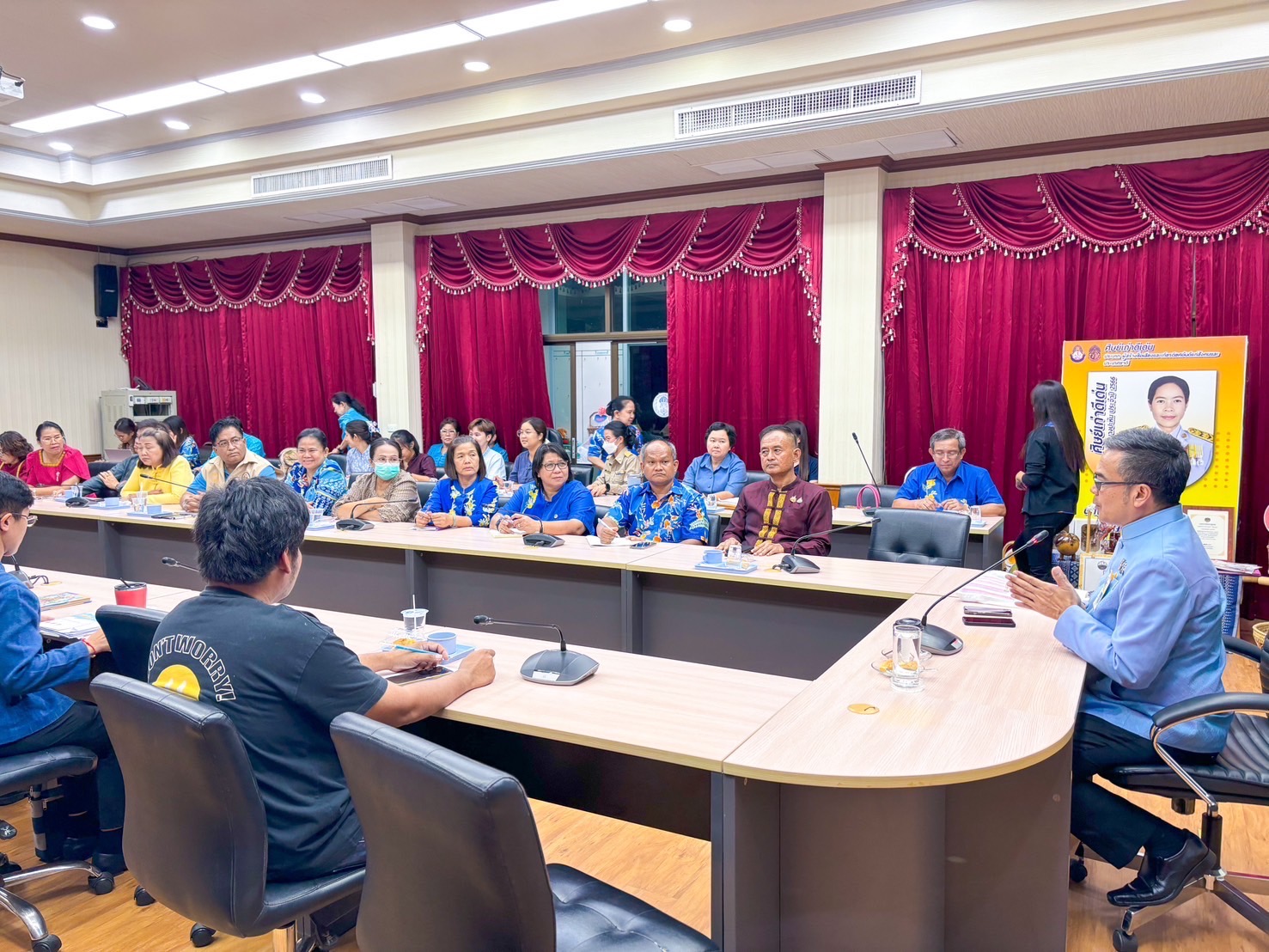🌈 17/05/67 พช.สิงห์บุรี ร่วมประชุมหารือแนวทางการขับเคลื่อนงานและใช้ประโยชน์จากข้อมูลความจำเป็นพื้นฐาน (จปฐ.)