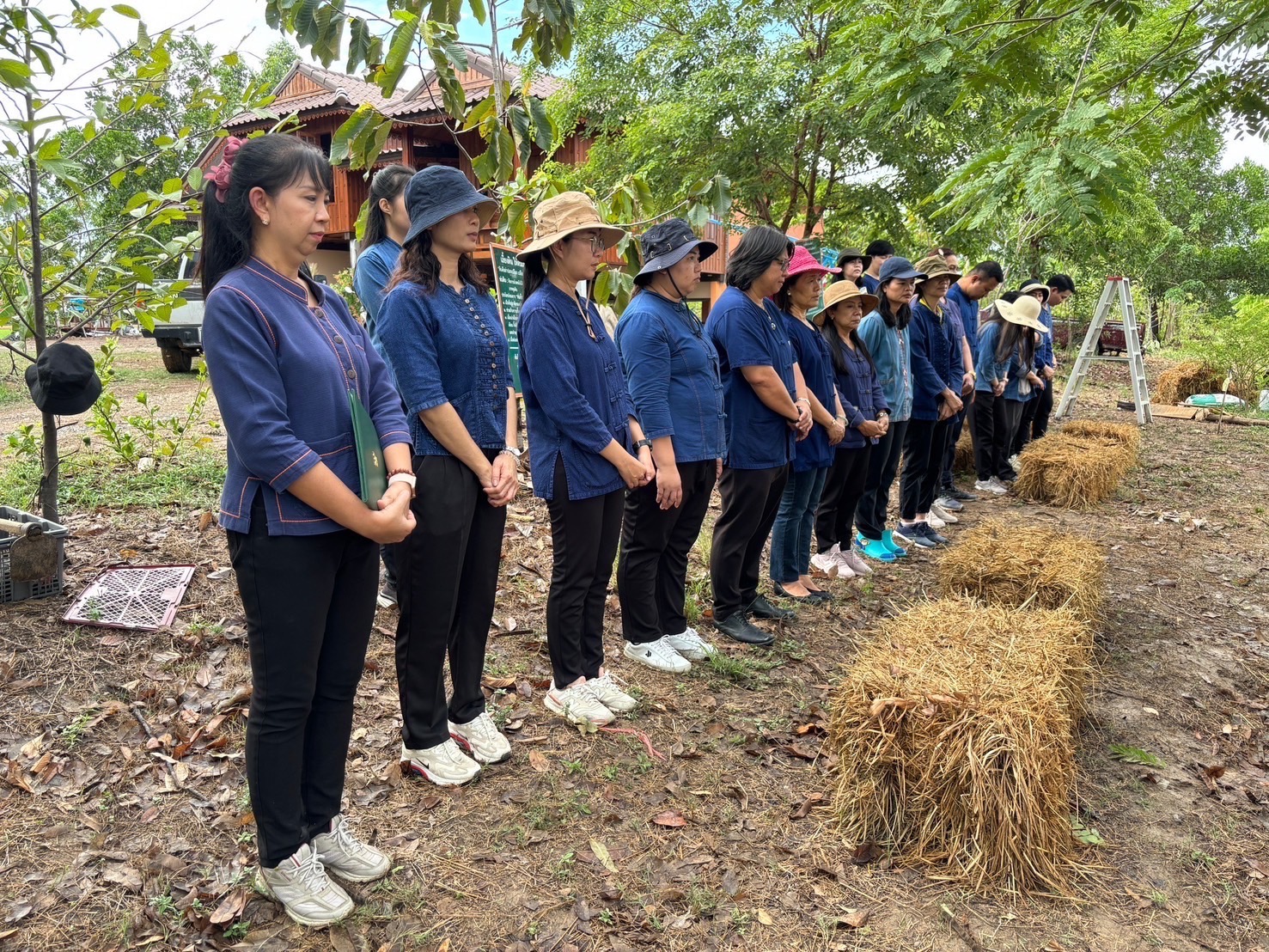 🌈 21/05/67 พช.สิงห์บุรี ขับเคลื่อนกิจกรรม “วันดินโลก” (World Soil Day) ปี 2566 กรมการพัฒนาชุมชน กระทรวงมหาดไทย ระยะที่ 2 (ระหว่างเดือนพฤษภาคม 2567 – เดือนกันยายน 2567) รอบเดือนพฤษภาคม 2567