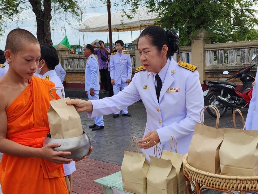 🌈 03/06/67 พช.สิงห์บุรี ร่วมพิธีทำบุญตักบาตรถวายพระราชกุศล เฉลิมพระเกียรติสมเด็จพระนางเจ้าฯ พระบรมราชินี เนื่องในโอกาสวันเฉลิมพระชนมพรรษา 3 มิถุนายน 2567