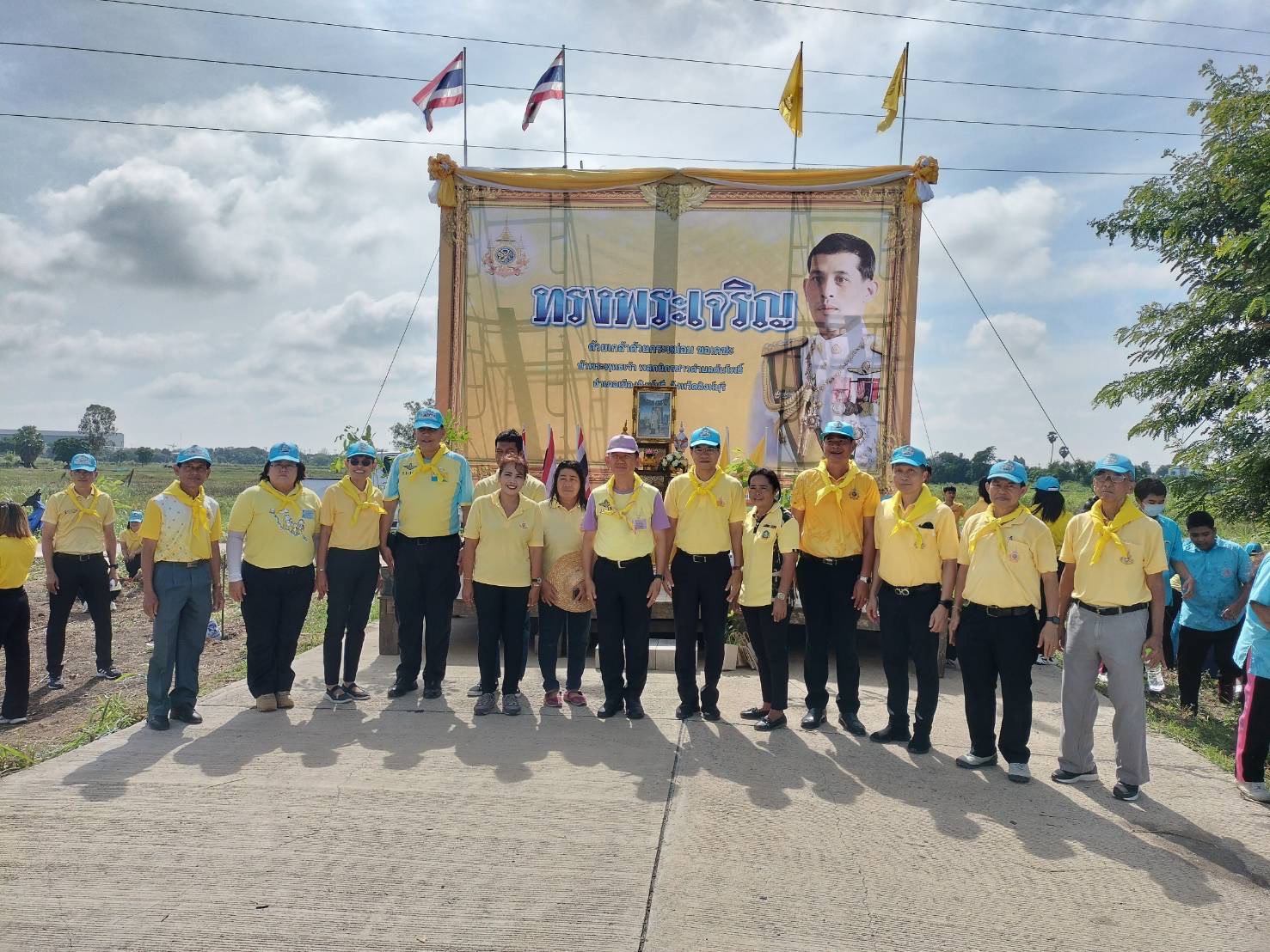 🌈 050767พช.สิงห์บุรี ร่วมกิจกรรมปลูกต้นไม้ เฉลิมพระเกียรติพระบาทสมเด็จพระเจ้าอยู่หัว เนื่องในโอกาสพระราชพิธีมหามงคลเฉลิมพระชนมพรรษา 6 รอบ 28 กรกฎาคม 2567