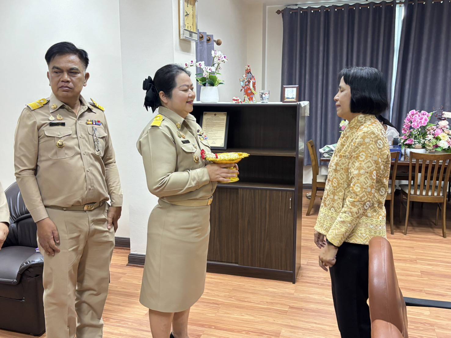 จังหวัดสิงห์บุรี ต้อนรับข้าราชการใหม่ สู่รั้วสำนักงานพัฒนาชุมชนจังหวัดสิงห์บุรี