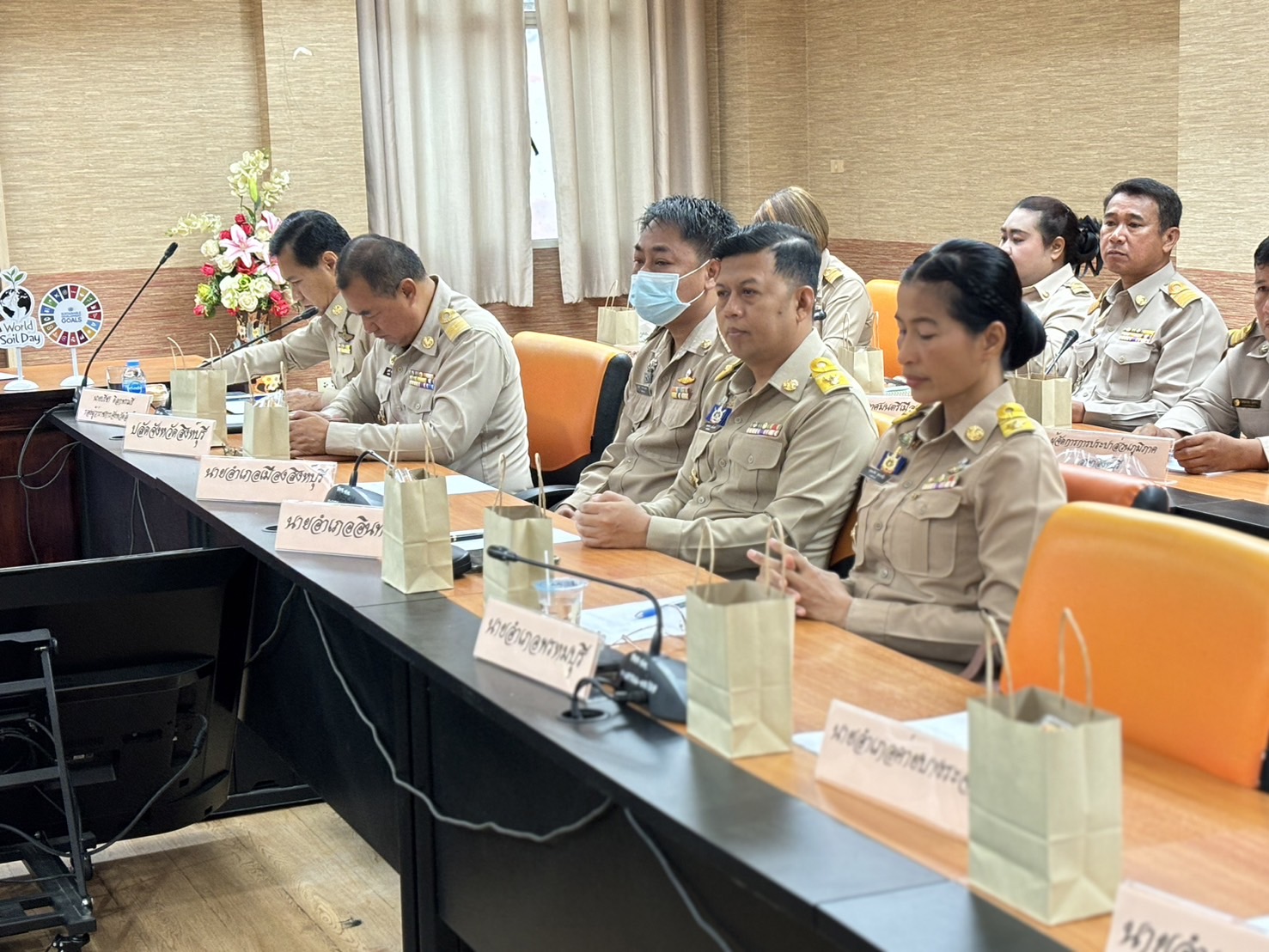🌈 01/10/67 พช.สิงห์บุรี ร่วมประชุมผู้บริหารระดับสูงของกระทรวงมหาดไทย ผ่านระบบวีดิทัศน์ทางไกล (VCS)